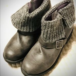 Brand New Grey Stone Falls Creek Ankle Boots